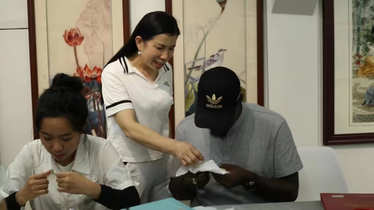 C 羉