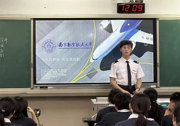 {w裬ഺ