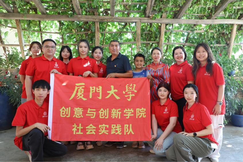 實(shí)踐隊(duì)走訪阿亞格曼干村黨員阿卜都克尤木·肉孜家